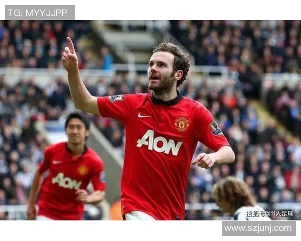 从贫民窟到绿茵场的传奇之路 足球球星如何突破命运的桎梏