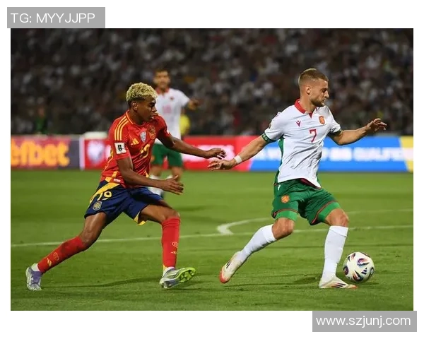 足球球星独特睡觉方式揭秘助力赛场发挥与身体恢复